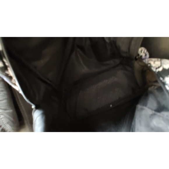 VERA BRADLEY Frosted Floral Essential Backpack - Picture 4 of 10